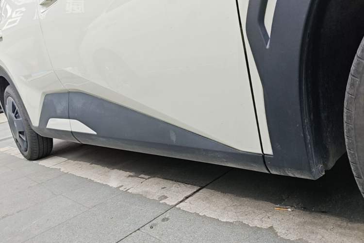 Used BYD Seagull 2025 305km Active Version Right Side Sill