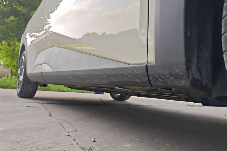 Used BYD Seagull 2025 305 km Free Version Right Side Sill