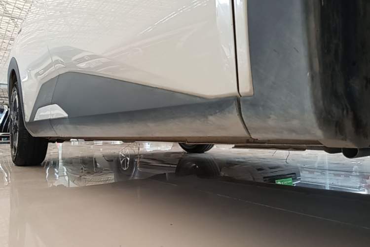Used BYD Seagull 2025 Smart Drive Version 305 km Freedom Edition Right Side Sill
