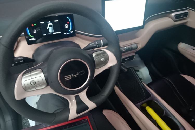 Used BYD Seagull 2025 305km Active Version Center Console