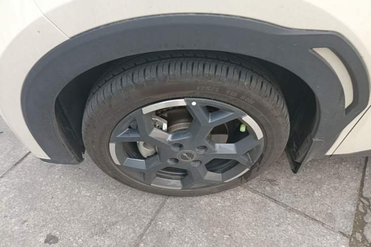 Used BYD Seagull 2025 305 km Free Version Left Front Wheel Hub