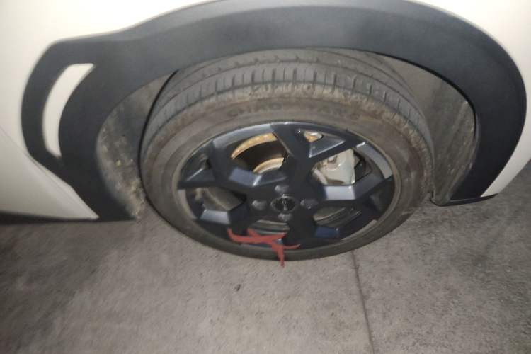 Used BYD Seagull 2025 Smart Drive Version 305 km Freedom Edition Right Front Wheel Hub