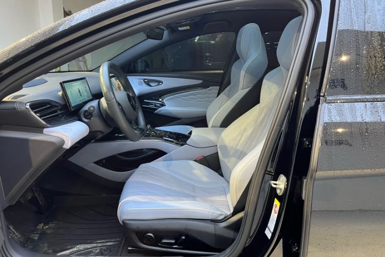 Used BYD Seal 2022 700 km Long-Range Rear-Wheel-Drive Version Interior 2