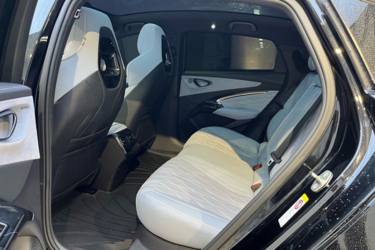 Used BYD Seal 2022 700 km Long-Range Rear-Wheel-Drive Version Interior 4