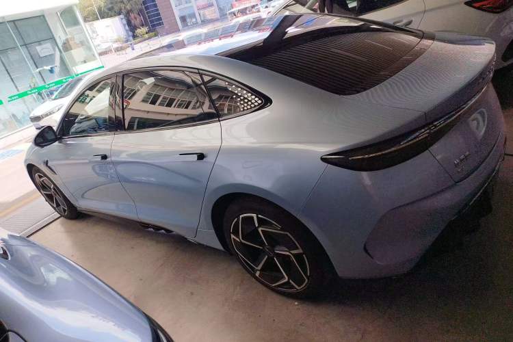 Used BYD Seal 2022 700 km Long-Range Rear-Wheel-Drive Version Exterior 3