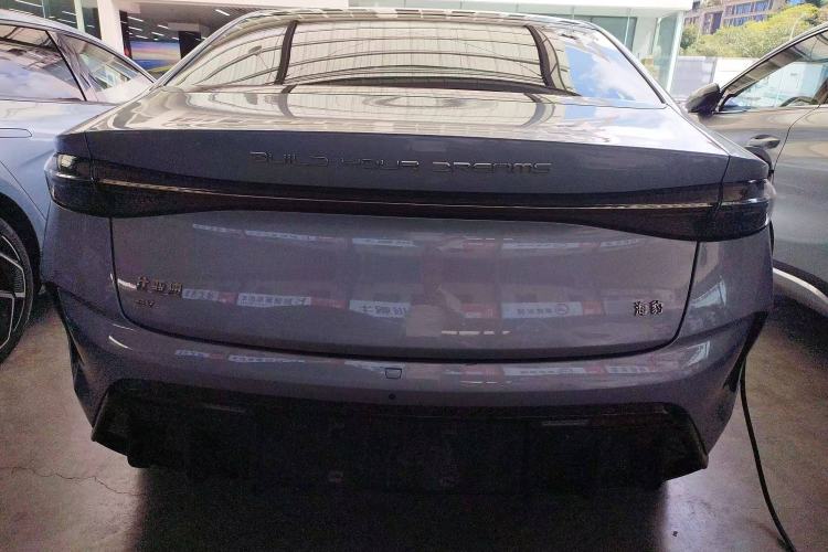 Used BYD Seal 2022 700 km Long-Range Rear-Wheel-Drive Version Exterior 4