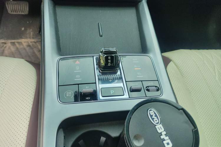 Used BYD Seal 2023 DM-i 1.5L 121km Luxury Model Gear Lever