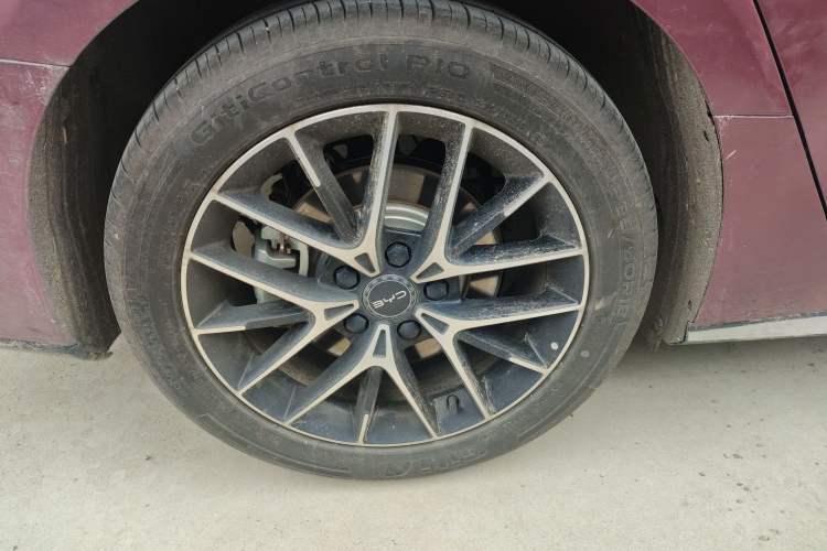 Used BYD Seal 2023 DM-i 1.5L 121km Luxury Model Right Rear Wheel Hub