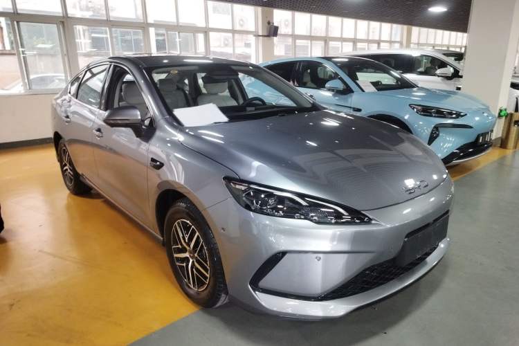 Used BYD Seal 05 DM-i 2025 DM-i Intelligent Drive 120KM Flagship Model Front Right 45 Deg