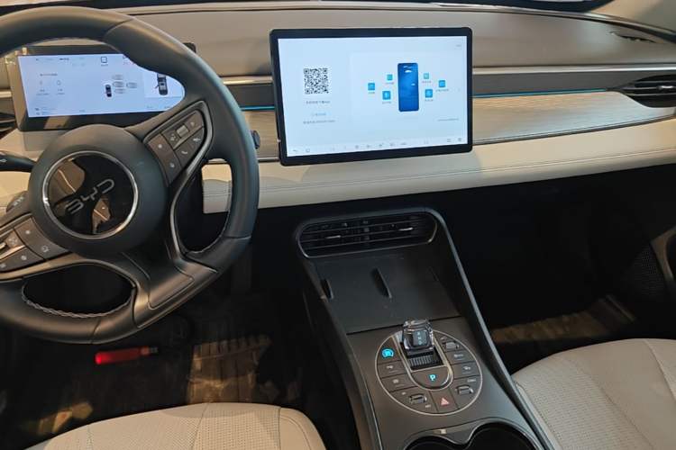 Used BYD Seal 05 DM-i 2025 DM-i Intelligent Drive 120KM Flagship Model Audio And AC Panel