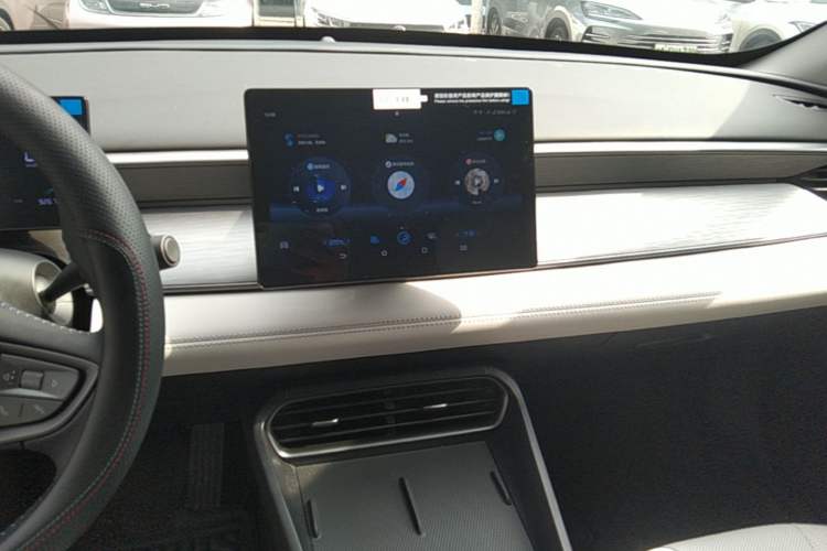Used BYD Seal 05 DM-i 2025 DM-i Smart Drive 55KM Luxury Model Audio And AC Panel