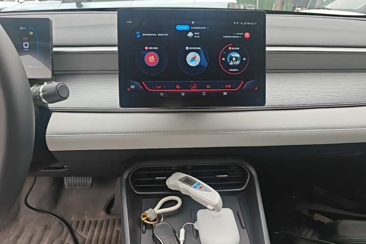 Used BYD Seal 05 DM-i 2025 DM-i Smart Drive 55KM Luxury Model Audio And AC Panel