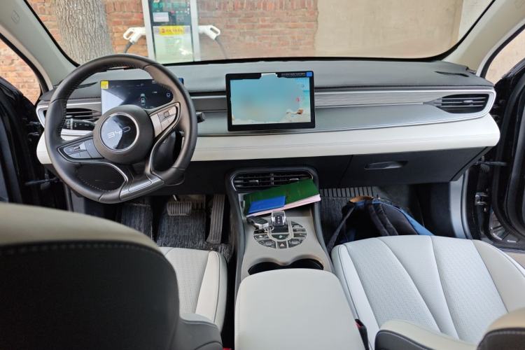 Used BYD Seal 05 DM-i 2025 DM-i Smart Drive 55KM Luxury Model Center Console