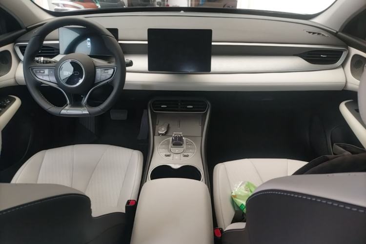 Used BYD Seal 05 DM-i 2025 DM-i Smart Drive 55KM Luxury Model Center Console