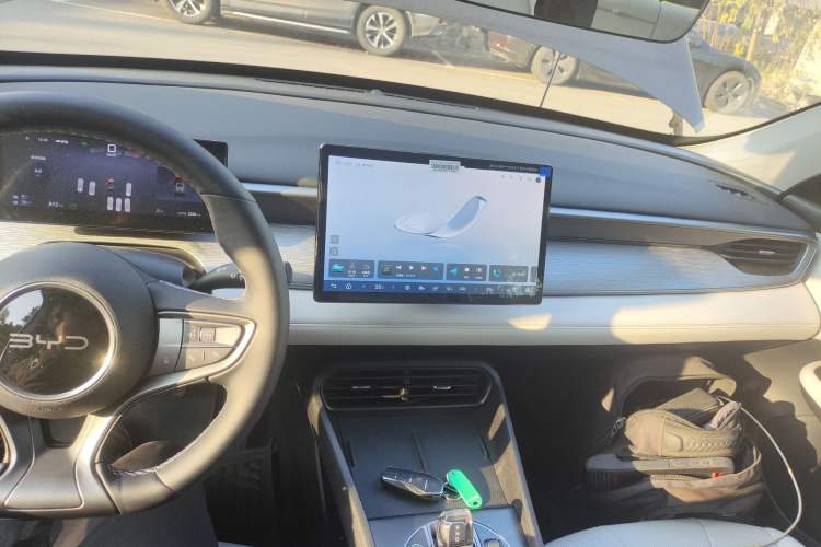 Used BYD Seal 05 DM-i 2025 DM-i Intelligent Drive 120KM Flagship Model Center Console