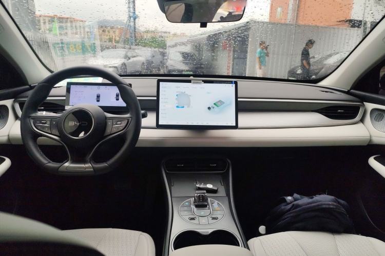 Used BYD Seal 05 DM-i 2025 DM-i Intelligent Drive 120KM Flagship Model Center Console