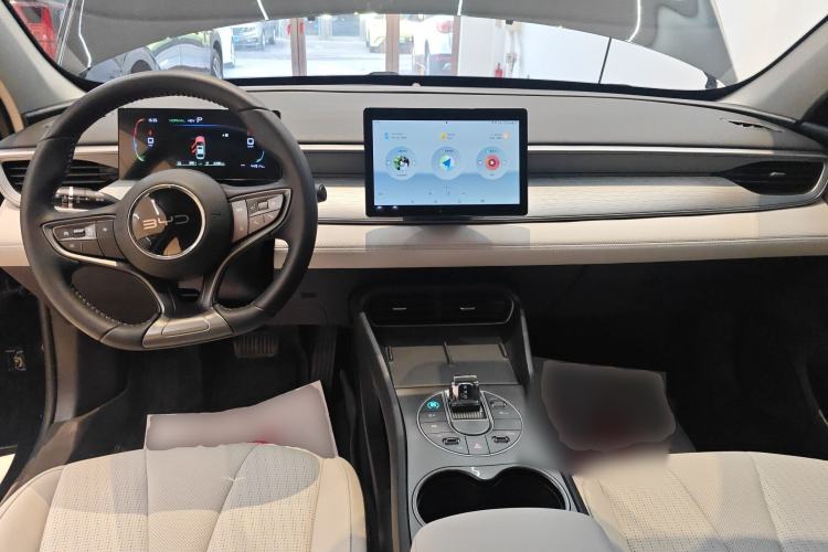 Used BYD Seal 05 DM-i 2025 DM-i Smart Drive 55KM Luxury Model Center Console