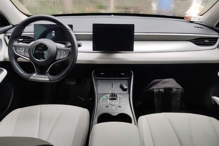 Used BYD Seal 05 DM-i 2025 DM-i Smart Drive 55KM Luxury Model Center Console