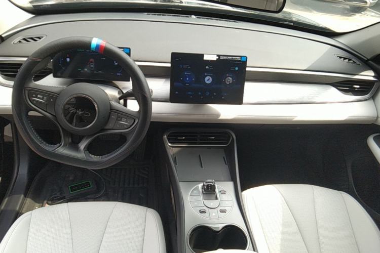 Used BYD Seal 05 DM-i 2025 DM-i Smart Drive 55KM Luxury Model Center Console