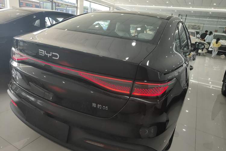 Used BYD Seal 05 DM-i 2025 DM-i Smart Drive 55KM Luxury Model Exterior 4