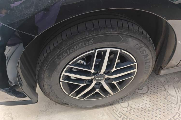 Used BYD Seal 05 DM-i 2025 DM-i Intelligent Drive 120KM Flagship Model Exterior 4