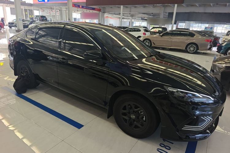 Used BYD Seal 05 DM-i 2025 DM-i Smart Drive 55KM Luxury Model Front Right 45 Deg