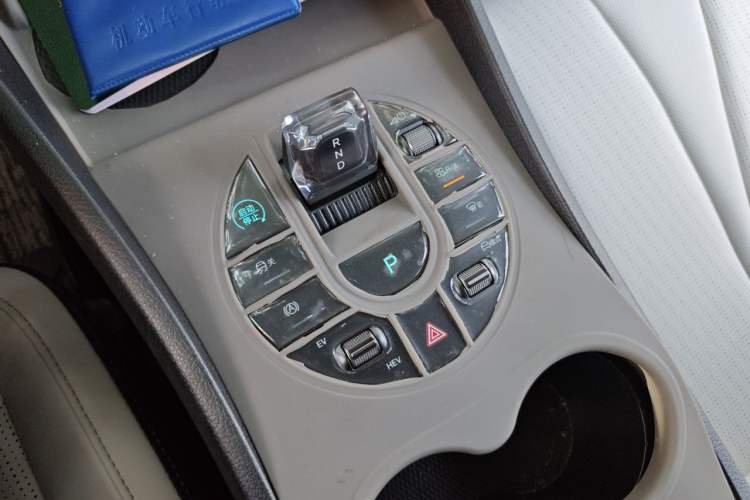 Used BYD Seal 05 DM-i 2025 DM-i Smart Drive 55KM Luxury Model Gear Lever