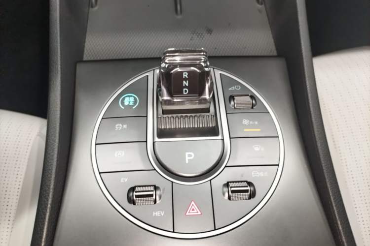 Used BYD Seal 05 DM-i 2025 DM-i Smart Drive 55KM Luxury Model Gear Lever