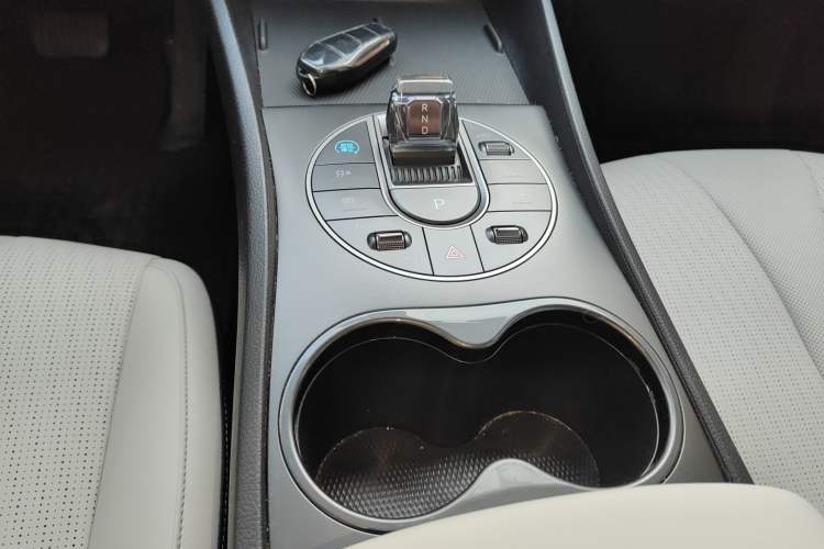 Used BYD Seal 05 DM-i 2025 DM-i Smart Drive 55KM Luxury Model Gear Lever