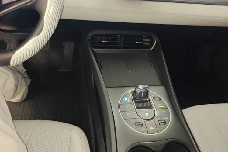 Used BYD Seal 05 DM-i 2025 DM-i Smart Drive 55KM Luxury Model Gear Lever