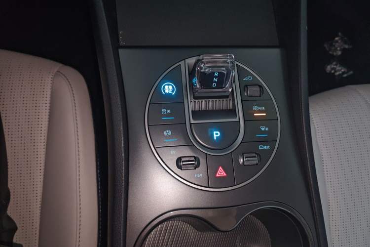 Used BYD Seal 05 DM-i 2025 DM-i Smart Drive 55KM Luxury Model Gear Lever