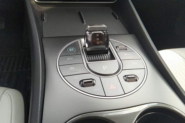 Used BYD Seal 05 DM-i 2025 DM-i Smart Drive 55KM Luxury Model Gear Lever