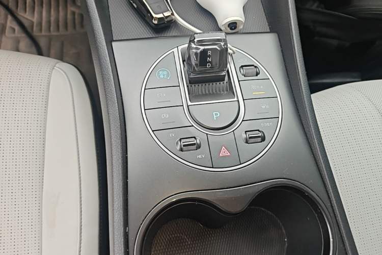 Used BYD Seal 05 DM-i 2025 DM-i Smart Drive 55KM Luxury Model Gear Lever
