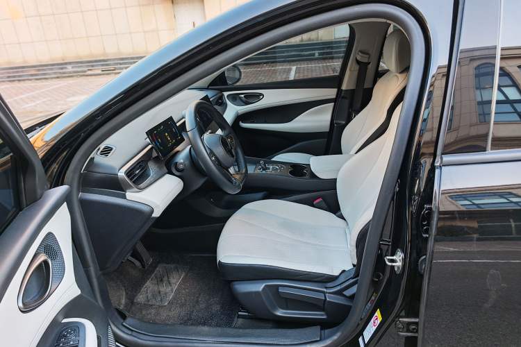 Used BYD Seal 05 DM-i 2025 DM-i Smart Drive 55KM Luxury Model Interior 2