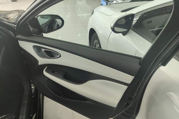 Used BYD Seal 05 DM-i 2025 DM-i Smart Drive 55KM Luxury Model Interior 5