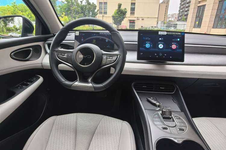 Used BYD Seal 05 DM-i 2025 DM-i Smart Drive 55KM Luxury Model Interior 7