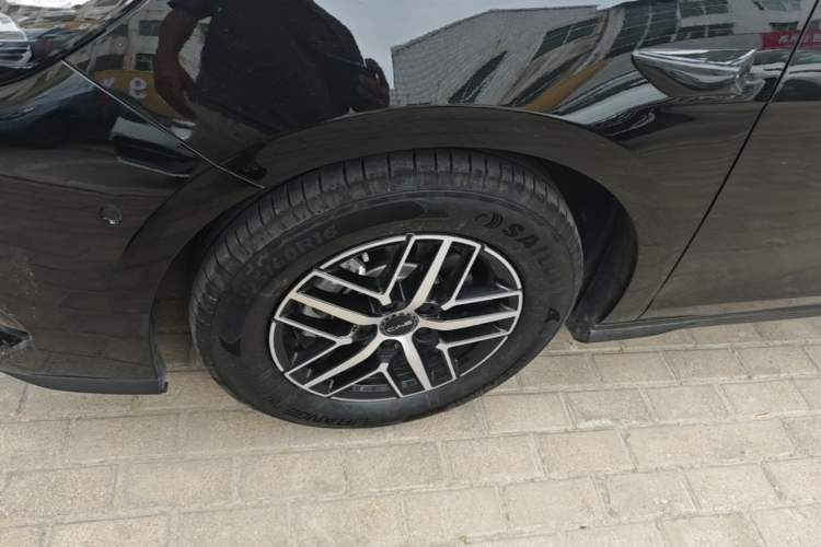 Used BYD Seal 05 DM-i 2025 DM-i Smart Drive 55KM Prestige Model Left Front Wheel Hub