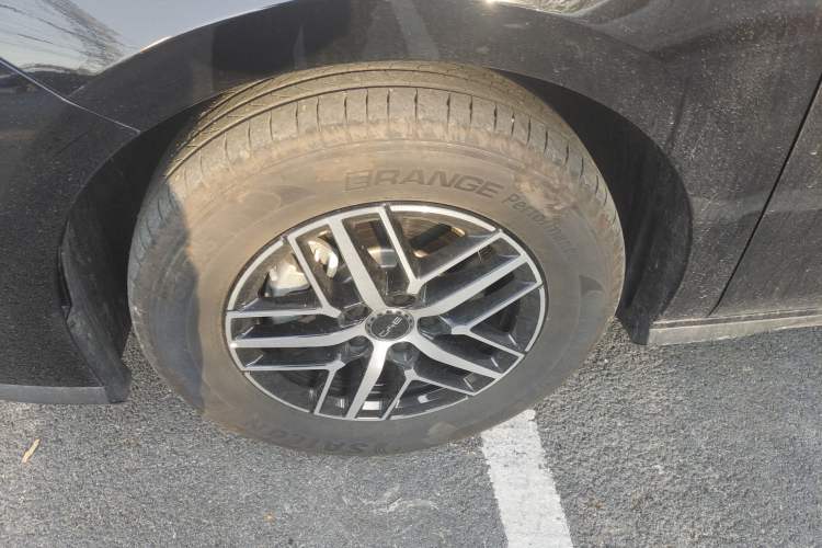 Used BYD Seal 05 DM-i 2025 DM-i Intelligent Drive 120KM Flagship Model Left Front Wheel Hub