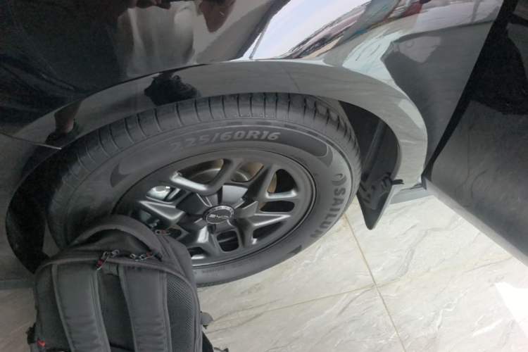 Used BYD Seal 05 DM-i 2025 DM-i Smart Drive 55KM Luxury Model Left Front Wheel Hub