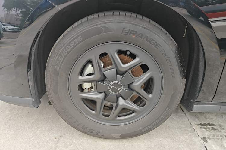 Used BYD Seal 05 DM-i 2025 DM-i Smart Drive 55KM Luxury Model Left Front Wheel Hub