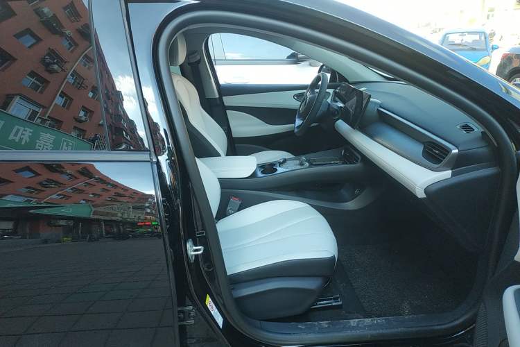 Used BYD Seal 05 DM-i 2025 DM-i Smart Drive 55KM Luxury Model Right Front Seat