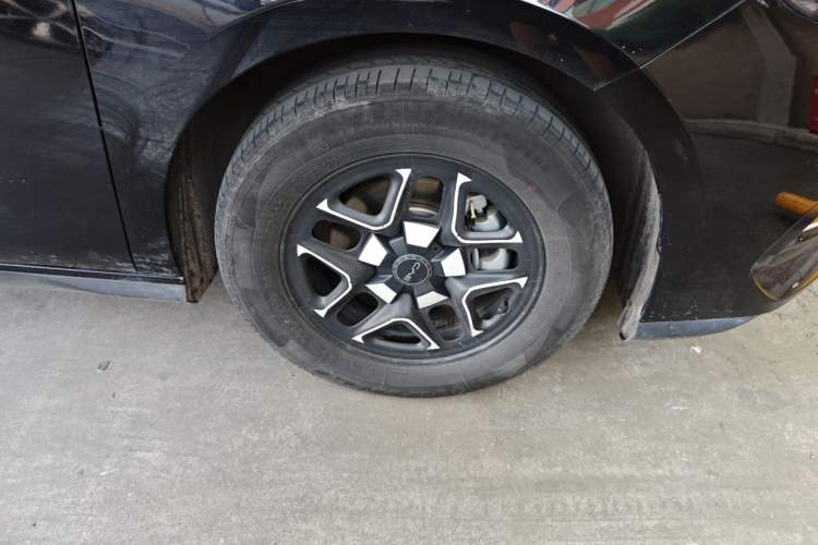 Used BYD Seal 05 DM-i 2025 DM-i Smart Drive 55KM Luxury Model Right Front Wheel Hub
