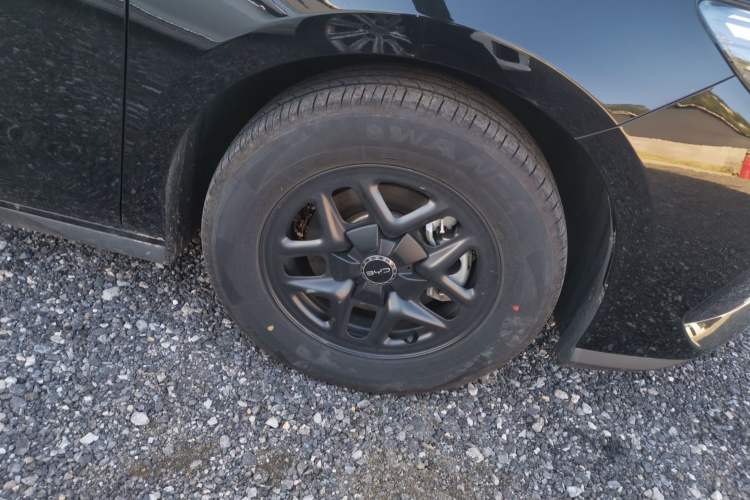 Used BYD Seal 05 DM-i 2025 DM-i Smart Drive 55KM Luxury Model Right Front Wheel Hub