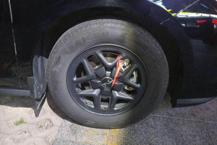Used BYD Seal 05 DM-i 2025 DM-i Smart Drive 55KM Luxury Model Right Front Wheel Hub