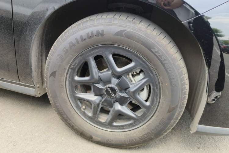 Used BYD Seal 05 DM-i 2025 DM-i Smart Drive 55KM Luxury Model Right Front Wheel Hub