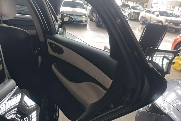 Used BYD Seal 05 DM-i 2025 DM-i Smart Drive 55KM Luxury Model Right Rear Door Interior