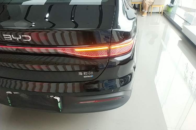 Used BYD Seal 05 DM-i 2025 DM-i Intelligent Drive 120KM Flagship Model Right Rear Taillight
