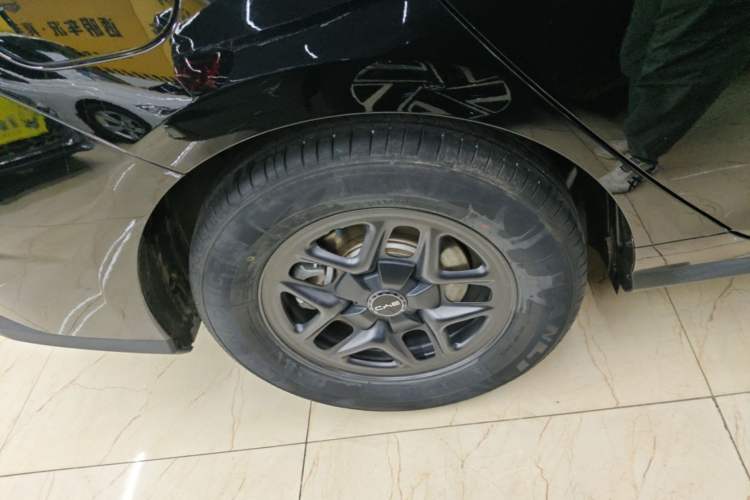Used BYD Seal 05 DM-i 2025 DM-i Smart Drive 55KM Luxury Model Right Rear Wheel Hub