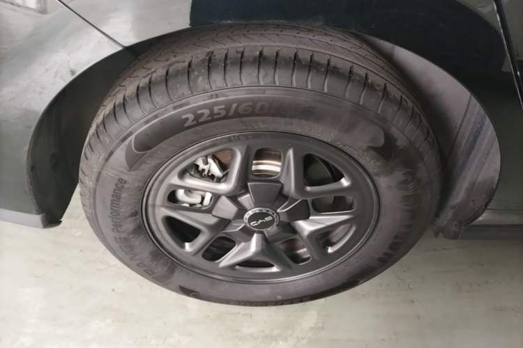 Used BYD Seal 05 DM-i 2025 DM-i Smart Drive 55KM Luxury Model Right Rear Wheel Hub