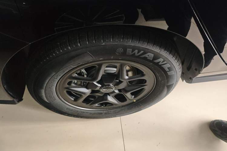 Used BYD Seal 05 DM-i 2025 DM-i Smart Drive 55KM Luxury Model Right Rear Wheel Hub